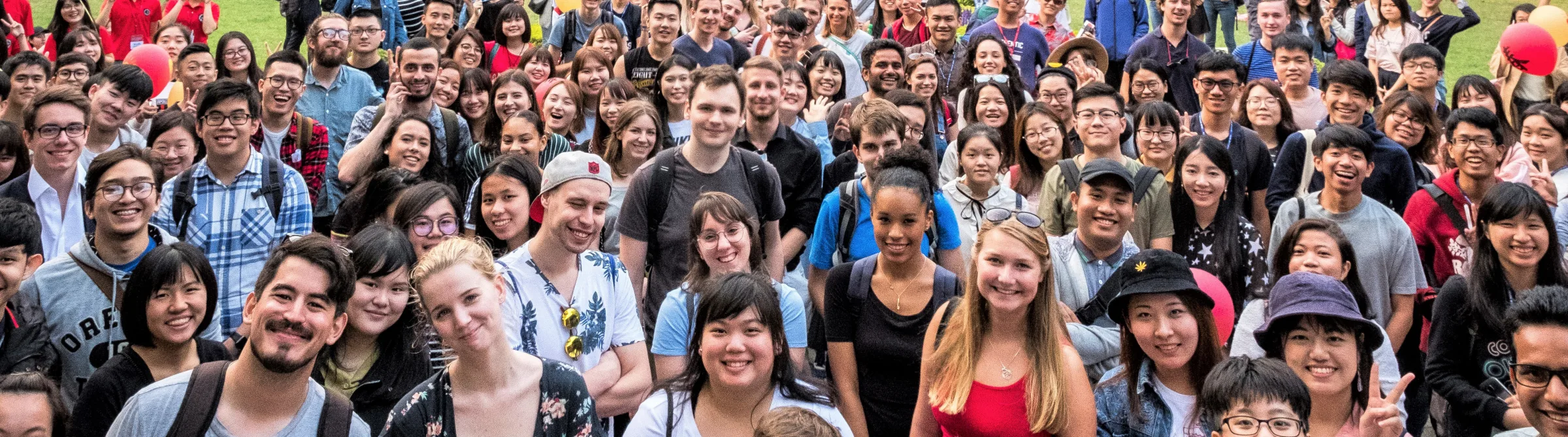 International and local students gathering for a group photo at National Sun Yat-sen University