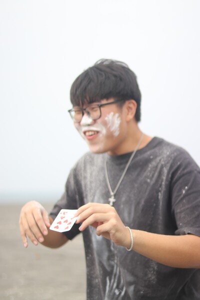 大家一起參加趣味活動，現場歡笑聲不斷，增進彼此感情，也讓露營時光更加精彩難忘。