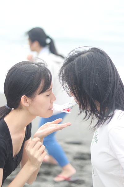 大家一起參加趣味活動，現場歡笑聲不斷，增進彼此感情，也讓露營時光更加精彩難忘。