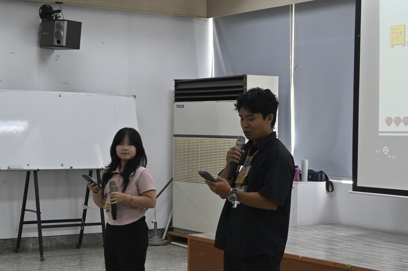 主持人熱情開場，正式揭開活動序幕。🎤✨圖片