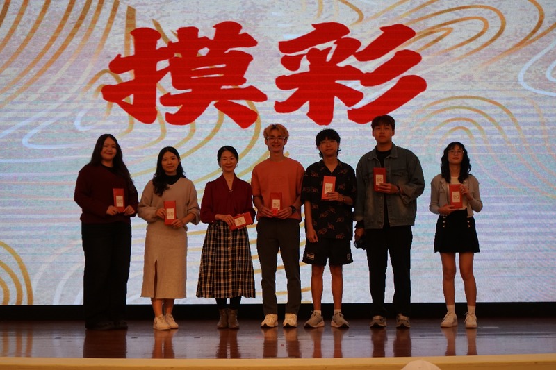 葉慧清學姐將為大家現場抽出幸運得主🎟️，帶來緊張又刺激的時刻，讓活動氣氛更加熱烈歡樂🎉！