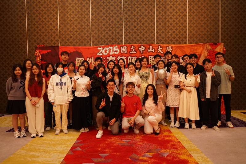 幹部們一同合照📸，記錄下大家齊心協力、共同付出的美好時刻，展現團隊精神與合作成果！