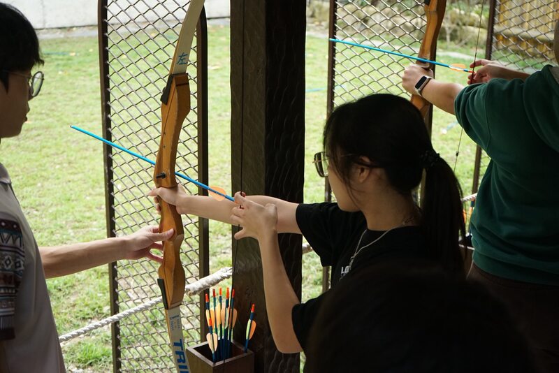 體驗射箭活動，感受專注與挑戰的樂趣。🏹✨圖片