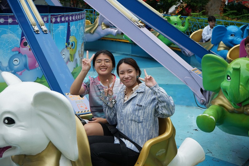 大家一同前往麗寶樂園盡情玩耍,享受歡樂時光,在各項遊樂設施中釋放壓力、增進彼此情誼,為活動留下難忘的回憶。🎢🎠🎉😄圖片
