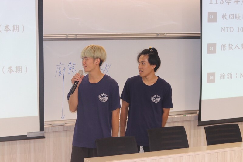 救濟關懷組楊子洵與羅浚軒在活動中分享了本學期協助同學、關懷會員的點滴經歷，感謝大家對救濟工作的支持與信任🤝❤️。