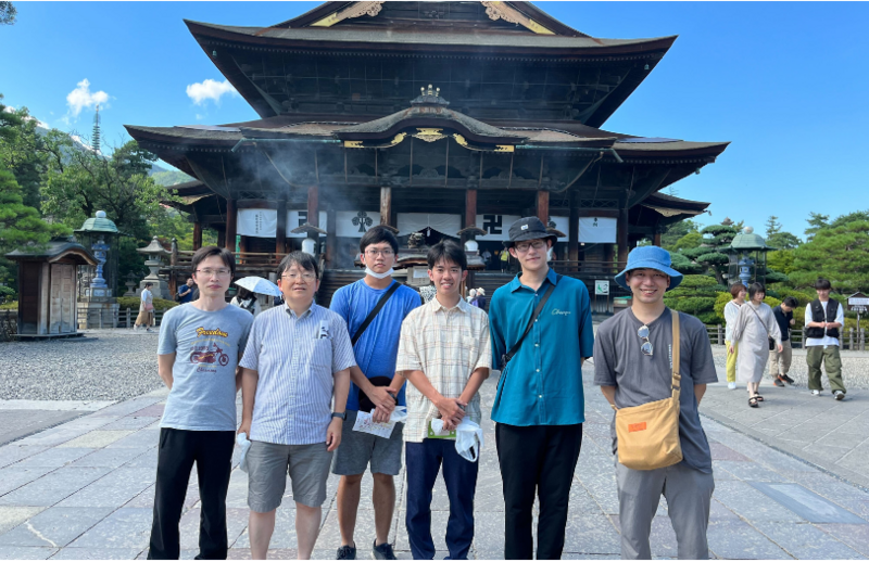 111年學海築夢郭建成教授團隊於日本合影(另開新視窗)