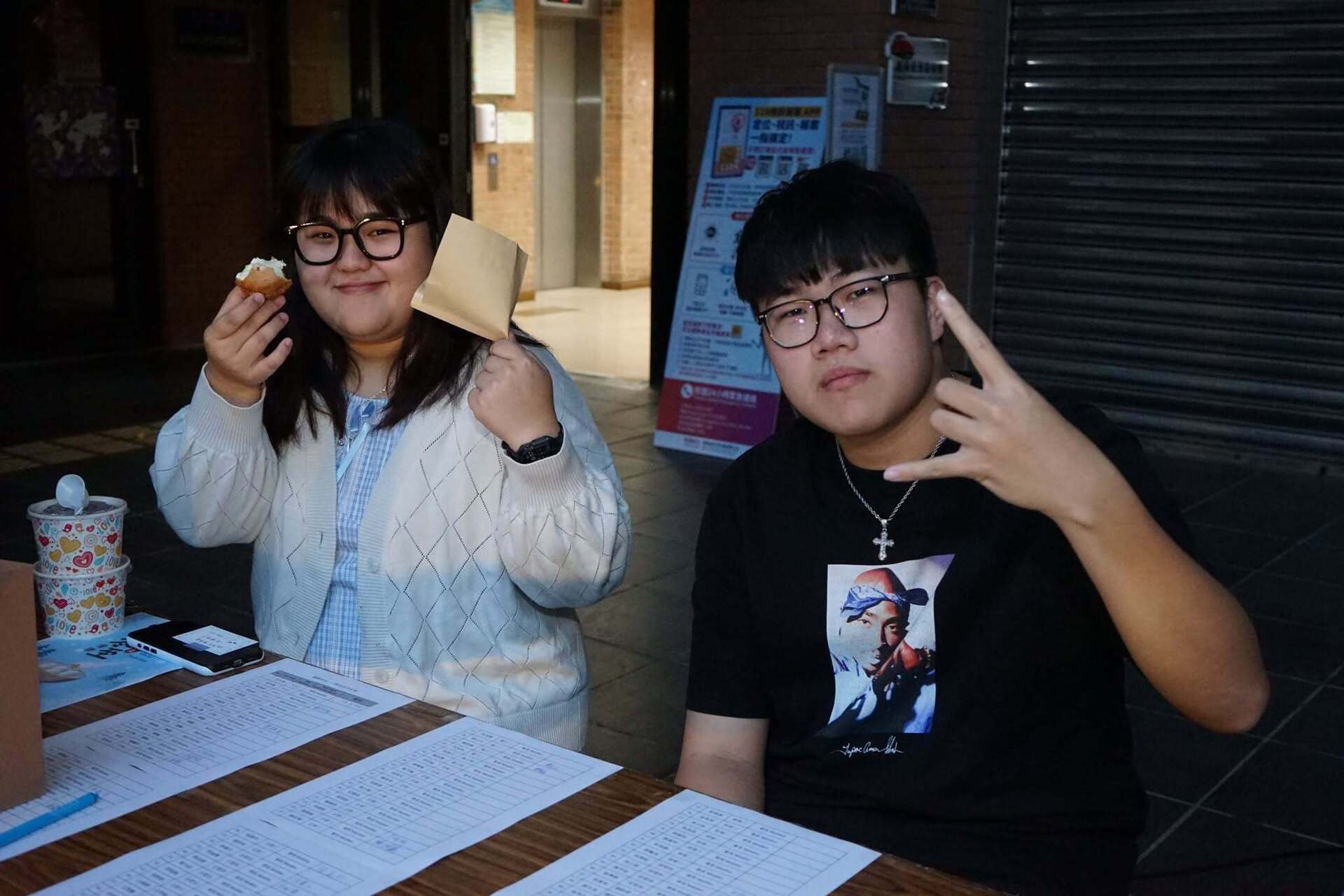 同學們陸續抵達完成簽到，冬至活動即將暖心開跑！📝✨(另開新視窗/jpg檔)圖片